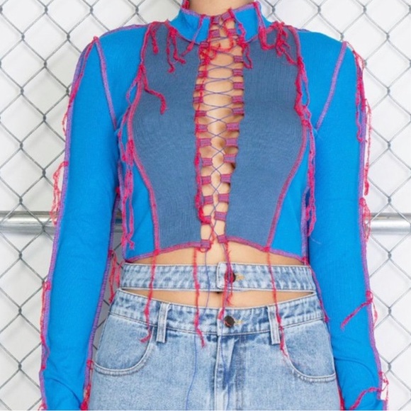 🔥HP🔥 Blue & Red Open Lace Front Up Distressed Top - Picture 12 of 12